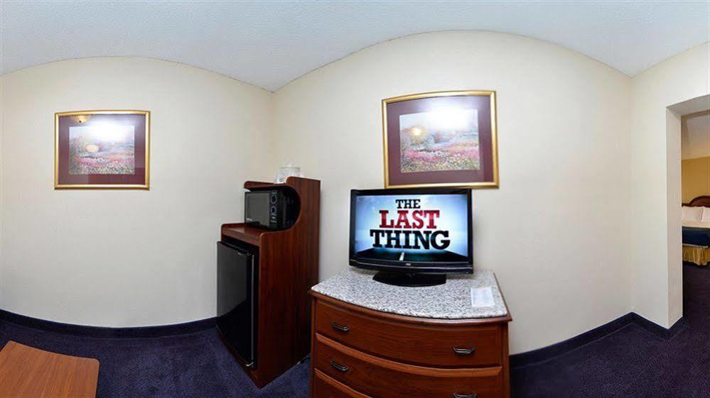 Best Western Plus Yadkin Valley Inn & Suites Jonesville Exterior foto